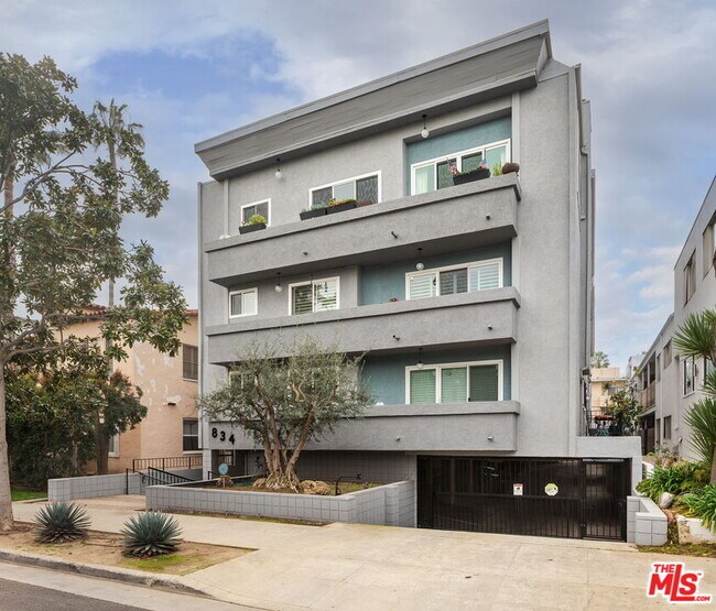 Building Photo - 834 6th St