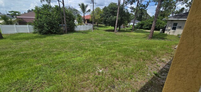 Building Photo - GREAT SW LEHIGH LOCATION-THREE BEDROOM -2 BATH-MOVE IN READY