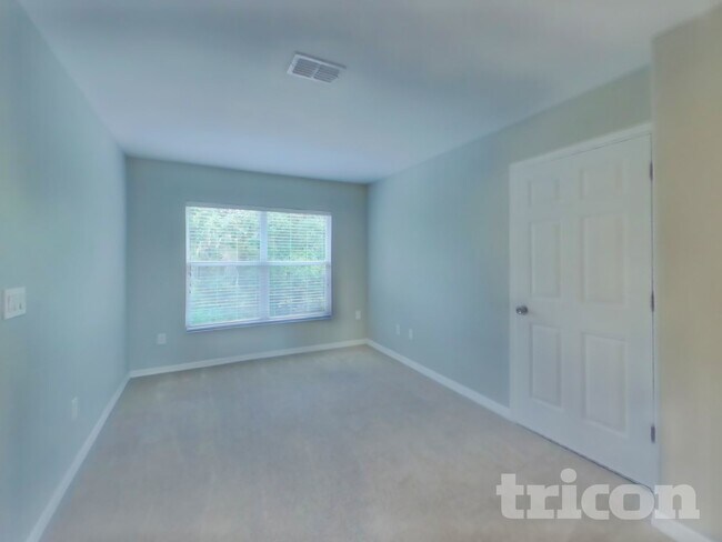 Building Photo - 10636 Deerberry Dr