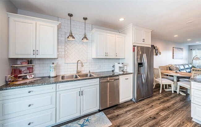 Building Photo - 2 Causeway Blvd