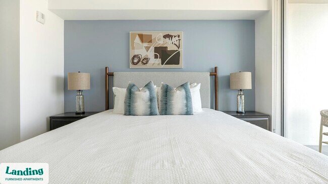 Building Photo - 1950 Mayfair St