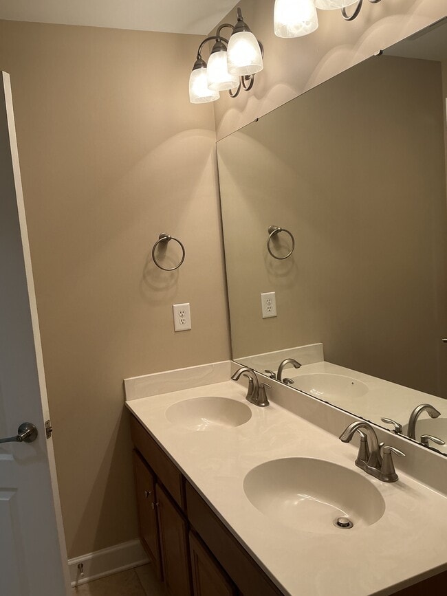 Building Photo - 222 Buttonbush Ct
