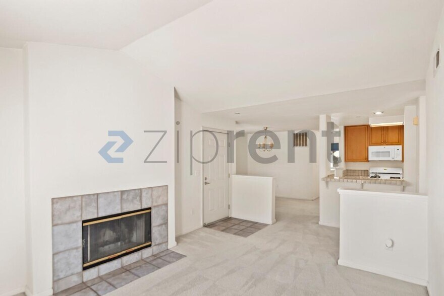 Building Photo - Unit 304