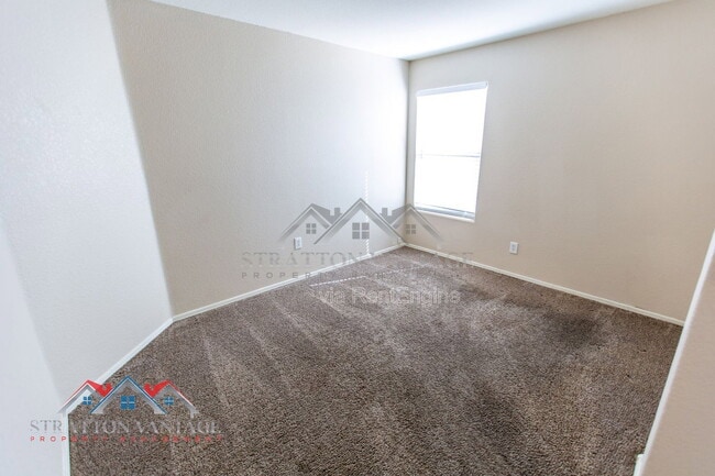 Building Photo - 12913 W Palm Ln