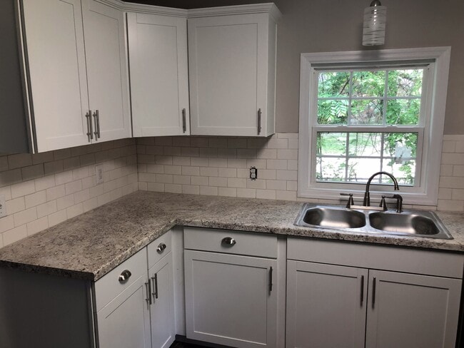 Building Photo - For Rent