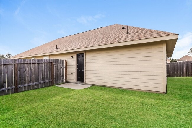 Building Photo - 8702 J C Oaks Cir