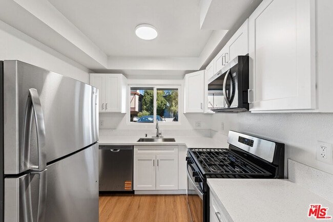 Building Photo - 836 Ashland Ave