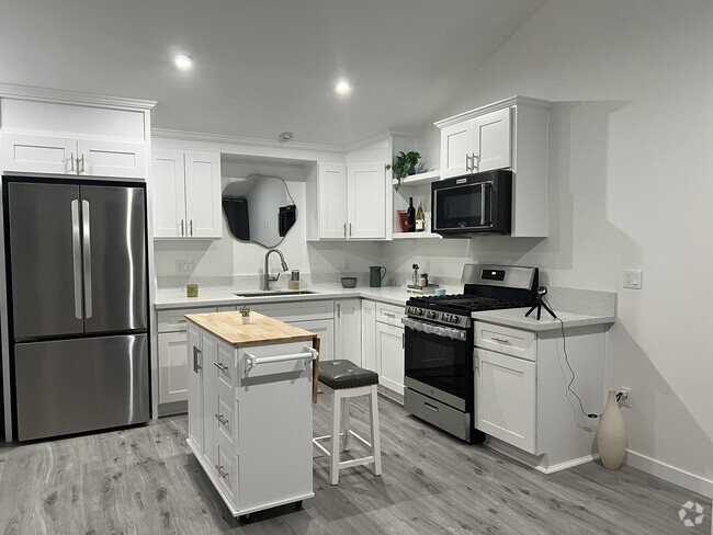 Kitchen - 4555 Narrot St