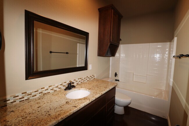 Building Photo - 3005 Stallion Dr