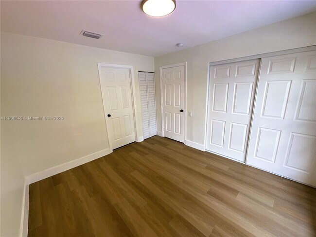 Building Photo - 7133 SW 115th Pl