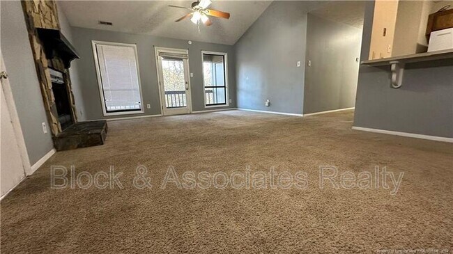Building Photo - 1800 Tryon Dr