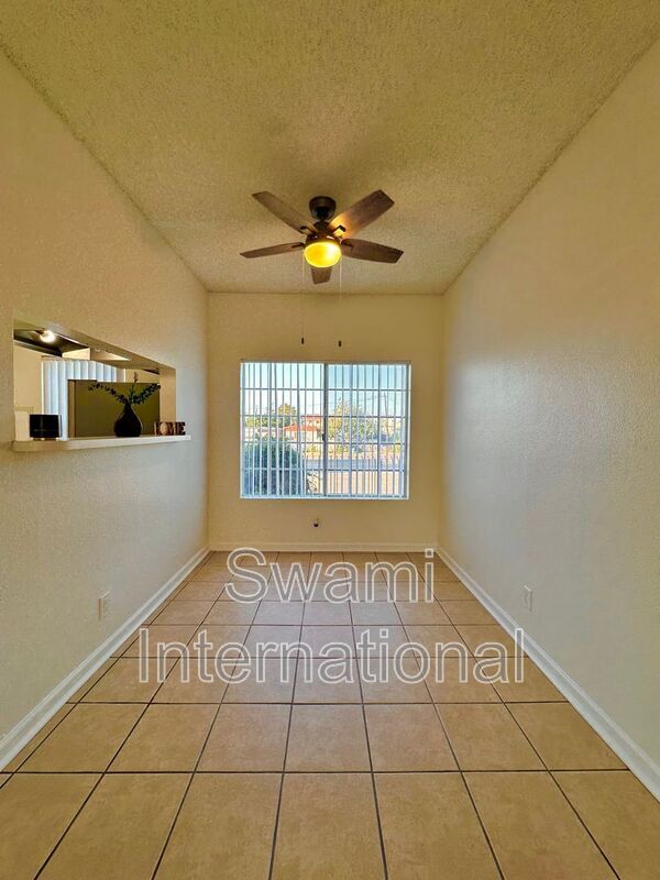 Building Photo - 14620 Berendo Ave