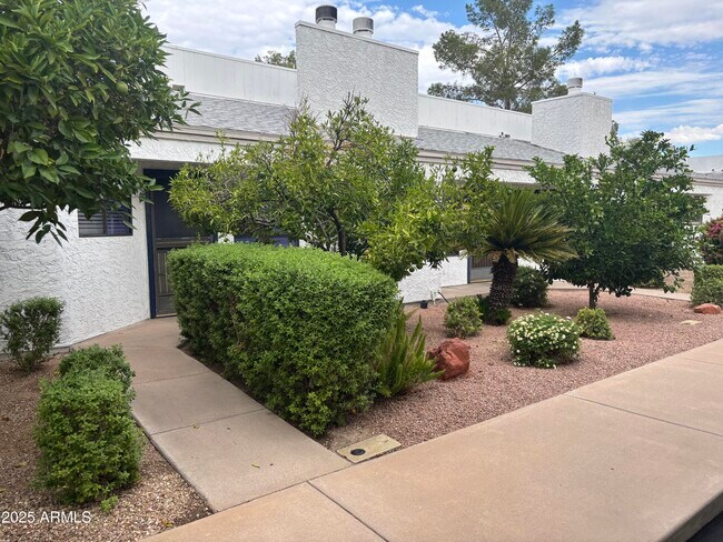 Building Photo - 1444 N Recker Rd