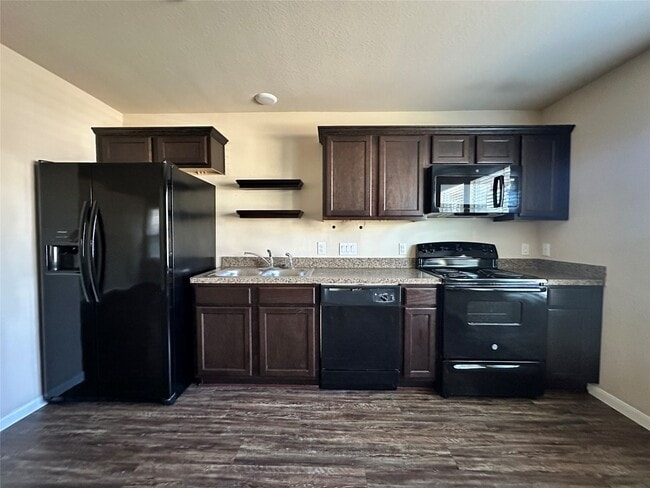 Building Photo - 16697 E Hammon