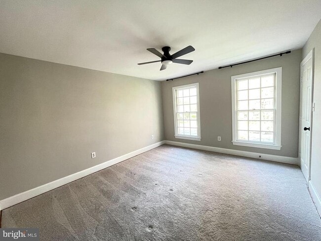 Building Photo - 9440 Flowerden Ln