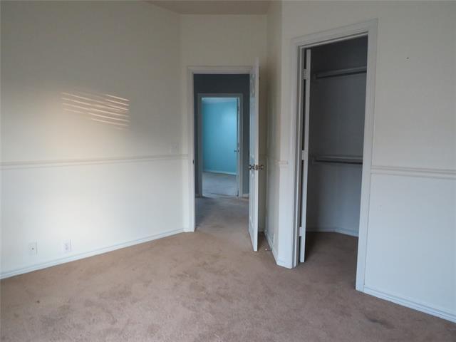 Building Photo - 7585 Ravenhill Dr