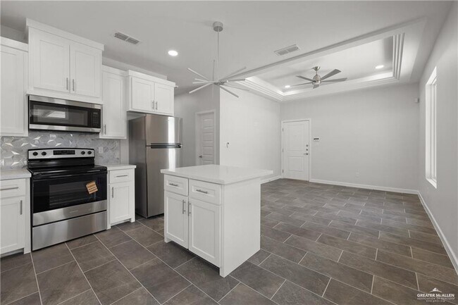 Building Photo - 1704 W Violet Dr
