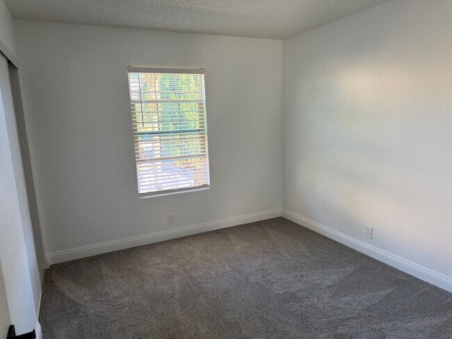Building Photo - Two Story home - Three bedrooms, 2.5 baths near school and shopping