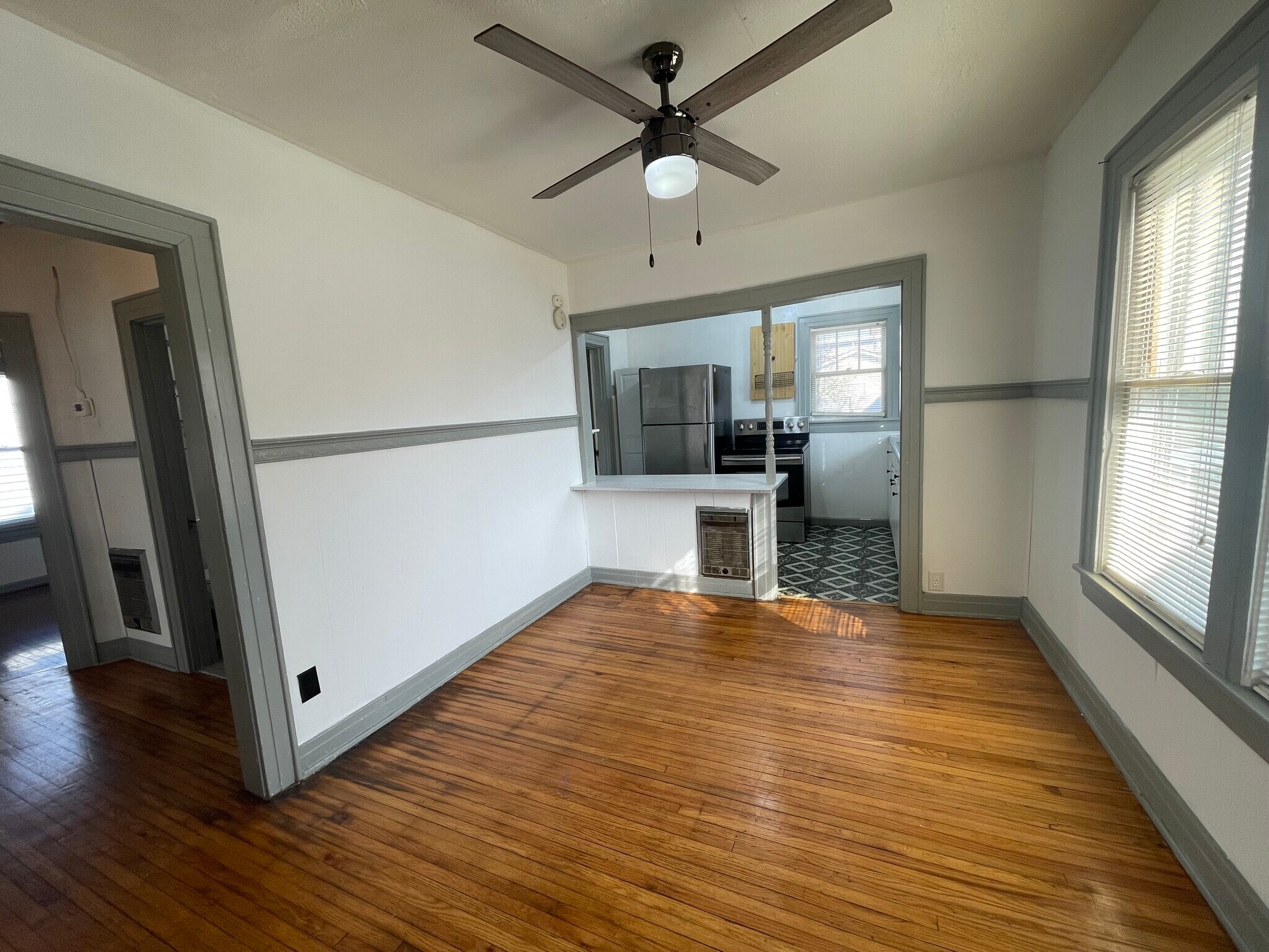 Building Photo - 403 Martin Ave