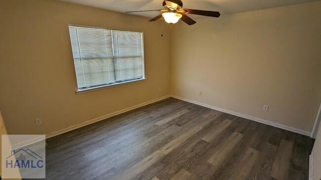 Building Photo - 959 Shady Ln