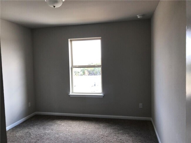 Building Photo - 801 Melda St