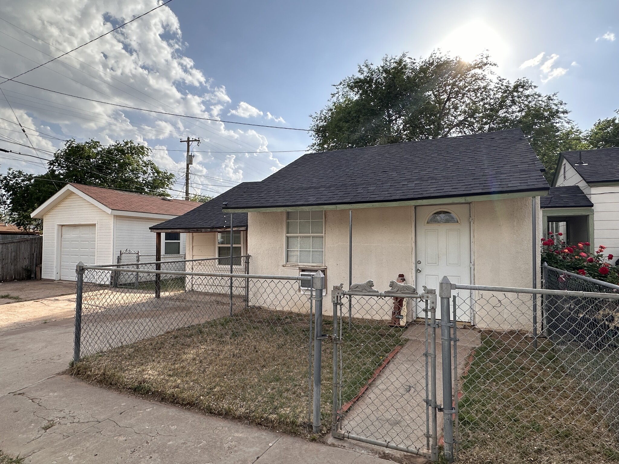 Building Photo - 1901 22nd St