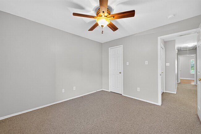 Building Photo - 30 Verbena Bend Pl