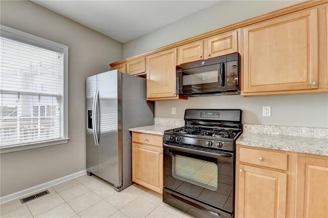 Building Photo - 4020 Edgecomb Dr