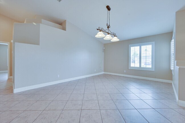Building Photo - 561 Pacer Terrace