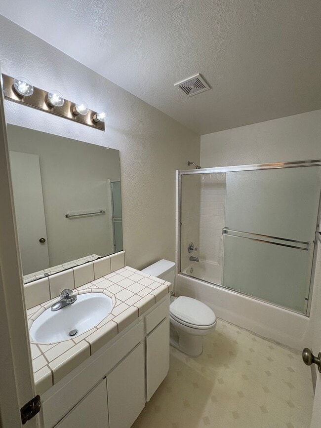 Building Photo - NW Condo coming soon!