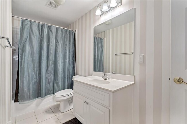 Building Photo - 870 Longstone Landing