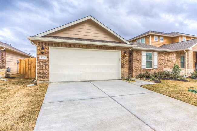 Building Photo - 7035 Toluca Dr