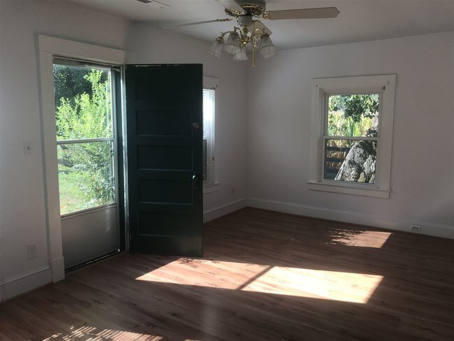 Building Photo - 83 Whitlock Rd