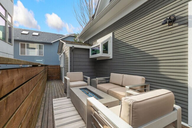 Building Photo - 2749 NW 65th St