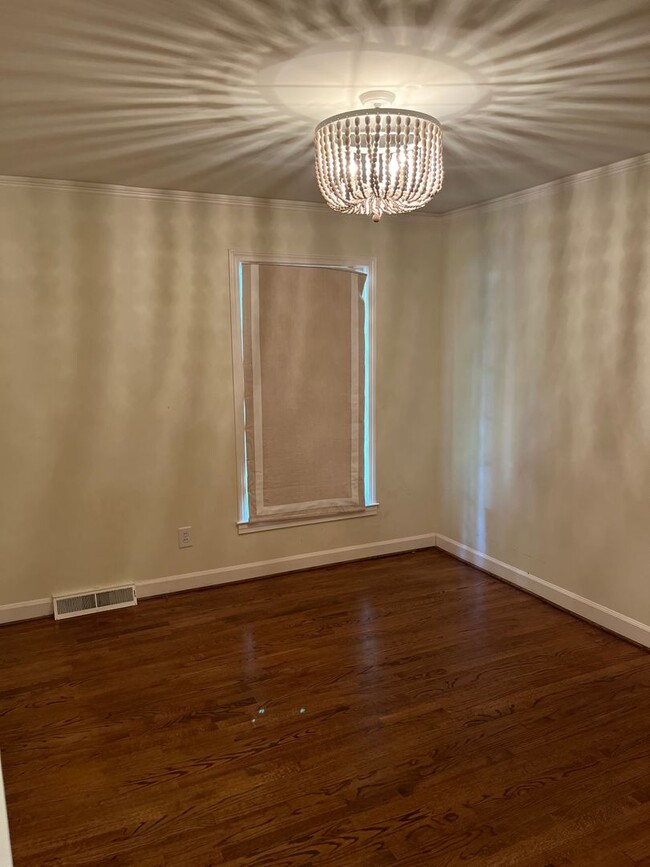 Building Photo - $500.00 off the  1st full months rent!  Gr...