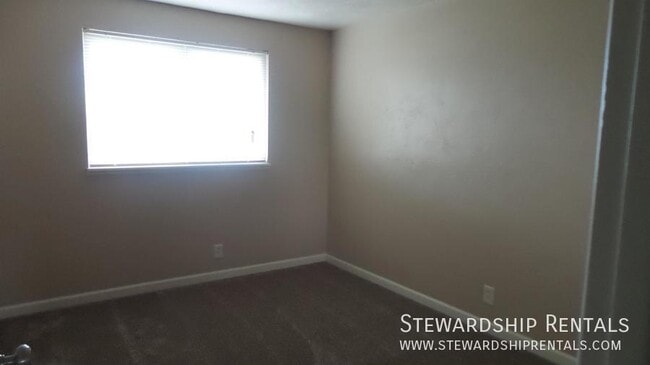 Building Photo - 759 N Cloverleaf Loop