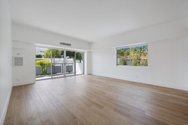 Living Room - 1155 N La Cienega Blvd