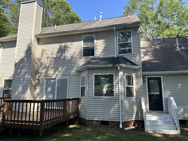 Building Photo - 800 Stardale Cir