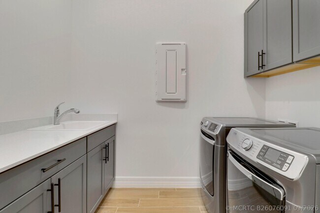 Building Photo - 10909 Stellar Cir