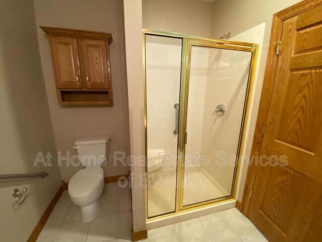 Building Photo - 5591 N 17th St