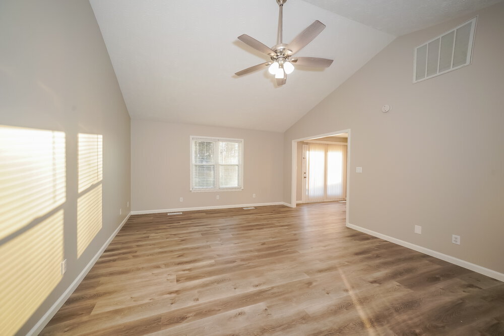 Building Photo - 703 Willow Ct