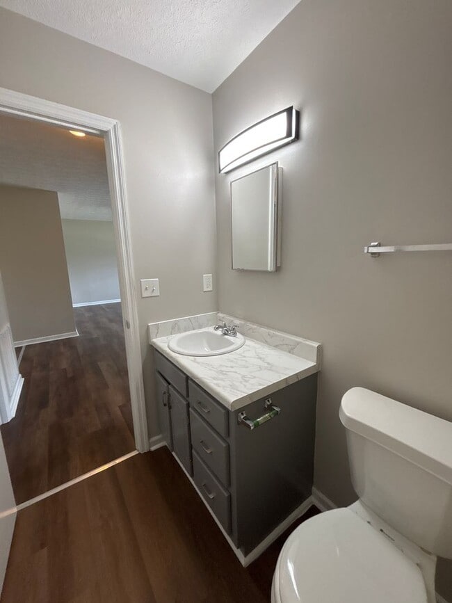 Building Photo - COMING SOON! - 2 Bedroom Duplex in Manchester!