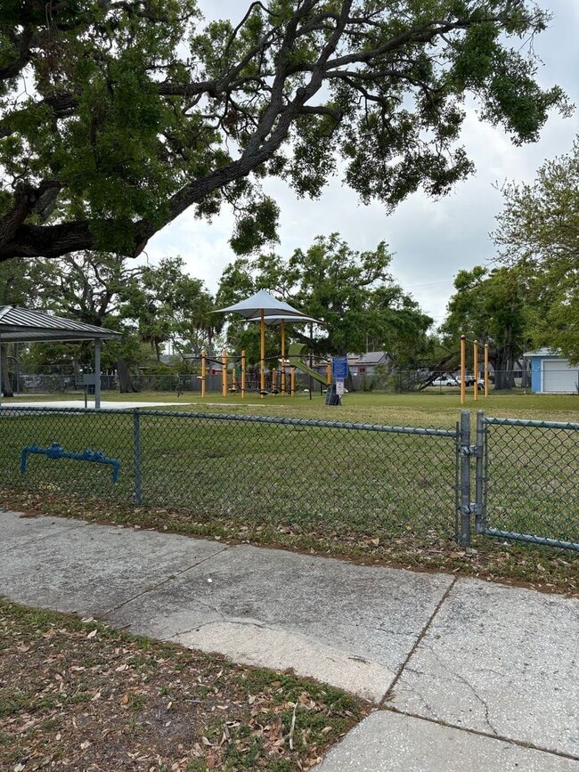 Building Photo - MOVE IN SPECIAL   House for Rent - St Pete...