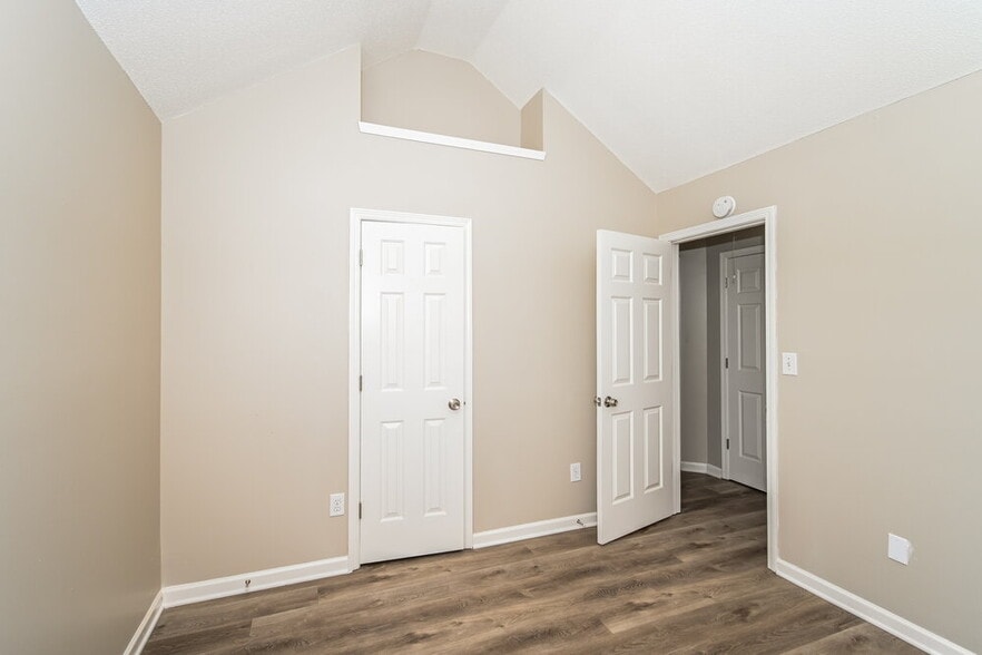 Building Photo - 3627 Lower Creek Dr