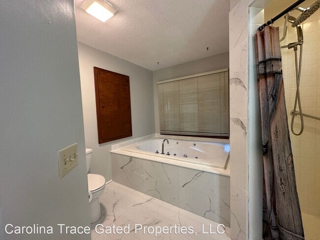 Building Photo - 3 br, 2 bath House - 5055 Bluebird Drive