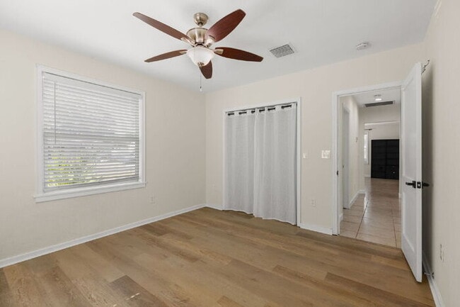 Building Photo - 3505 Prescott St N