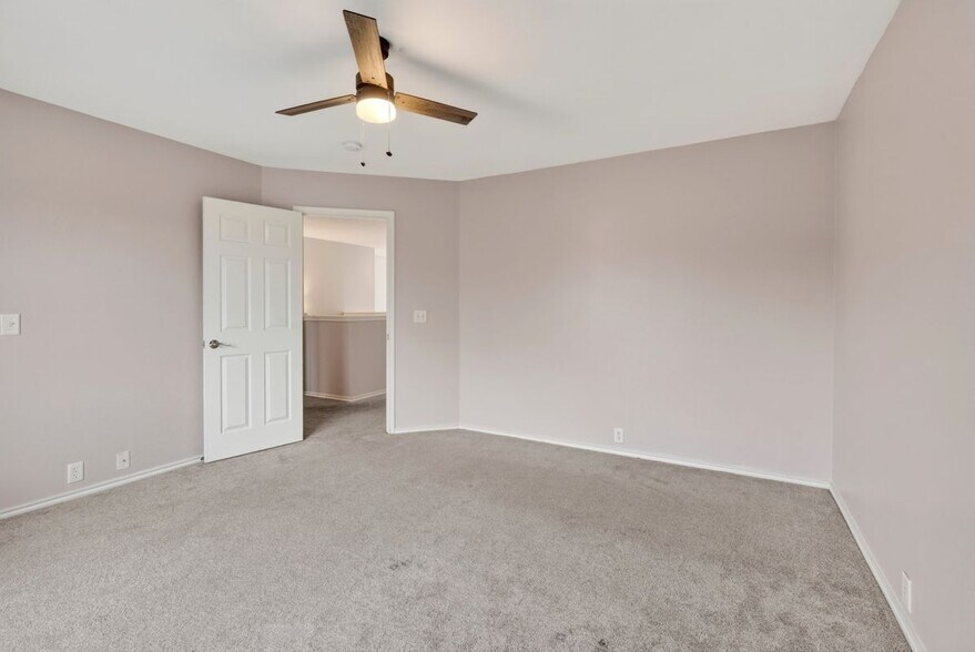 Building Photo - 7711 Parkwood Way