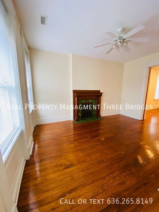 Building Photo - Soulard 2-Bedroom Upstairs Apartment