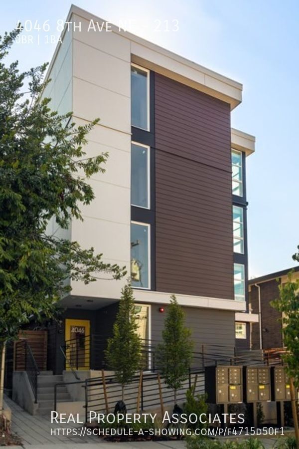 Building Photo - 4046 8th Ave NE