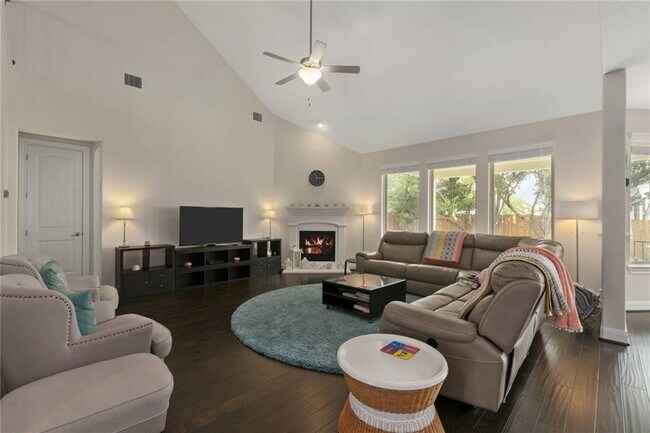 Building Photo - 15609 Cabrillo Way